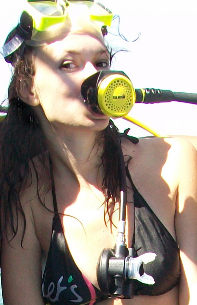 663x1024, 145 Kb / маска, трубка, купальник