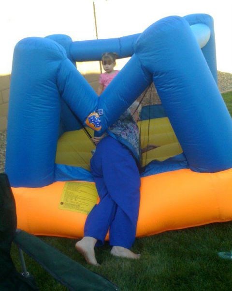 480x600, 39 Kb / батут, бабка, ребенок