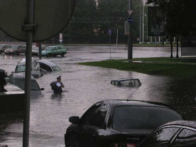 683x512, 53 Kb / наводнение, дорога, дождь, авто