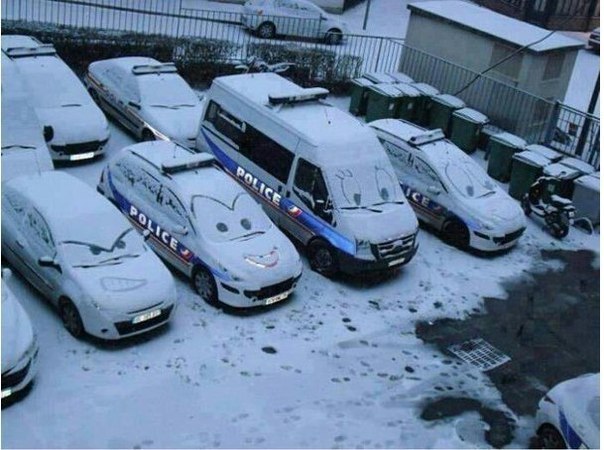 604x450, 68 Kb / полиция, машины, рожицы, искусство