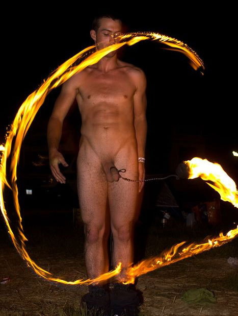 467x619, 69 Kb / огонь, фокусник