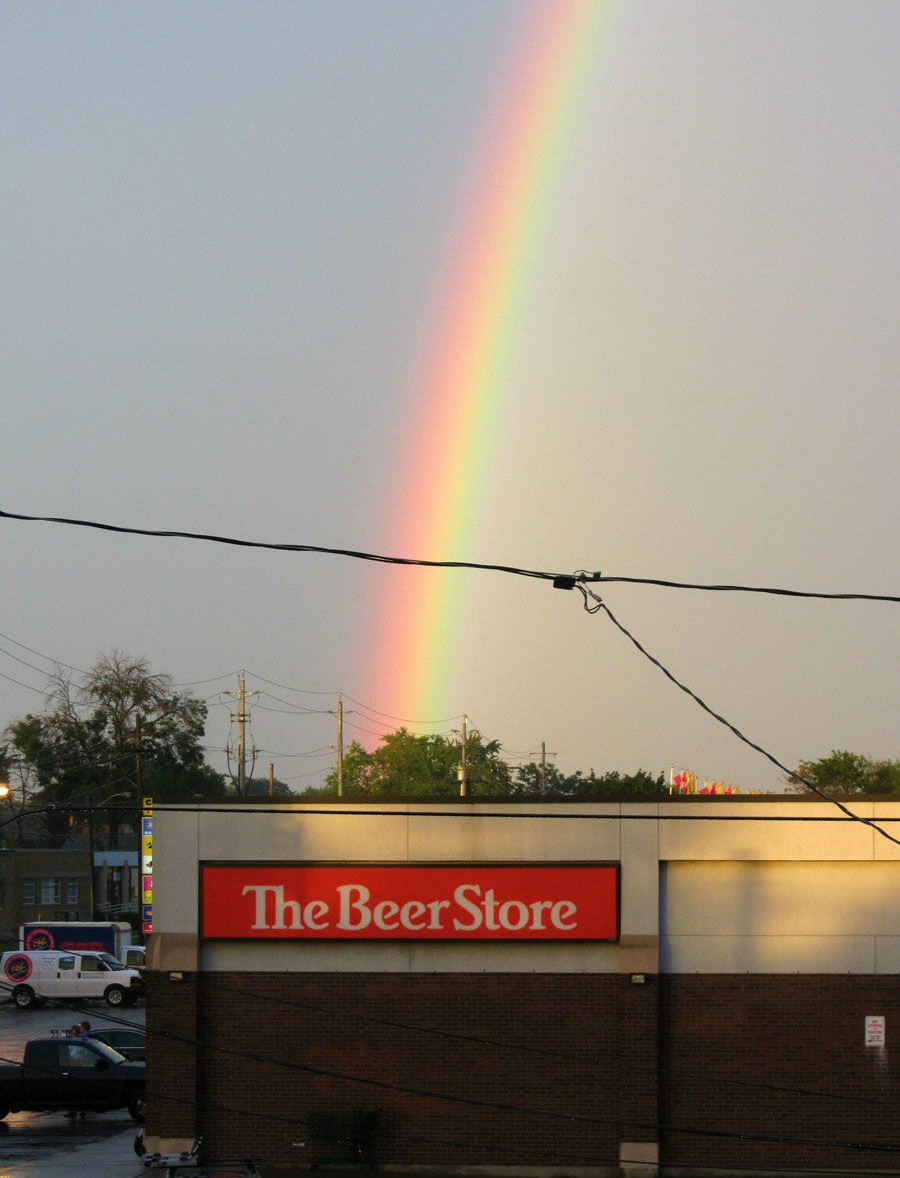 900x1178, 247 Kb / радуга, пиво, магазин