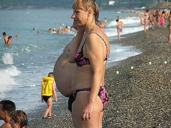 568x426, 48 Kb / Пляж, девушка, живот, пузо, море