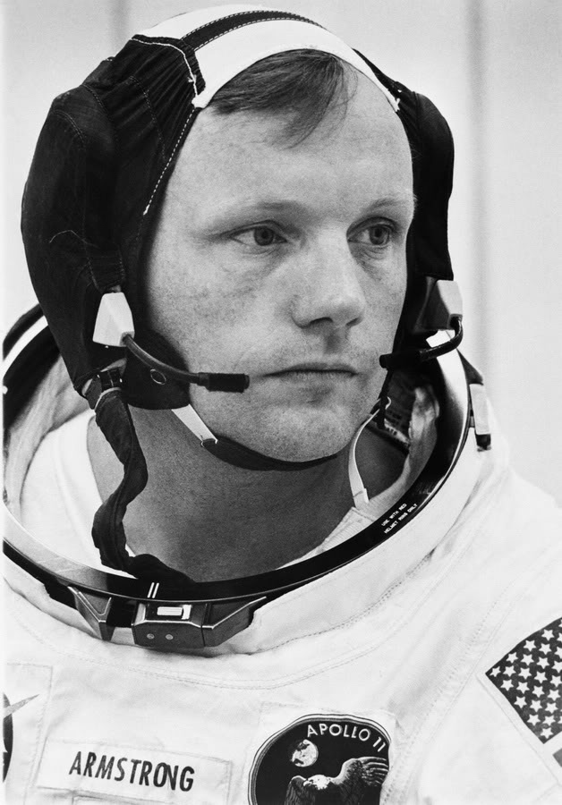 628x900, 97 Kb / нил армстронг, астронавт, скафандр