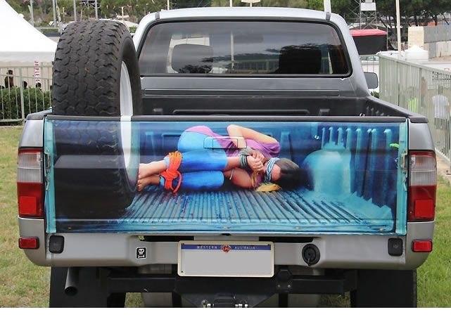 641x461, 57 Kb / Пикап, заложница, аэрография