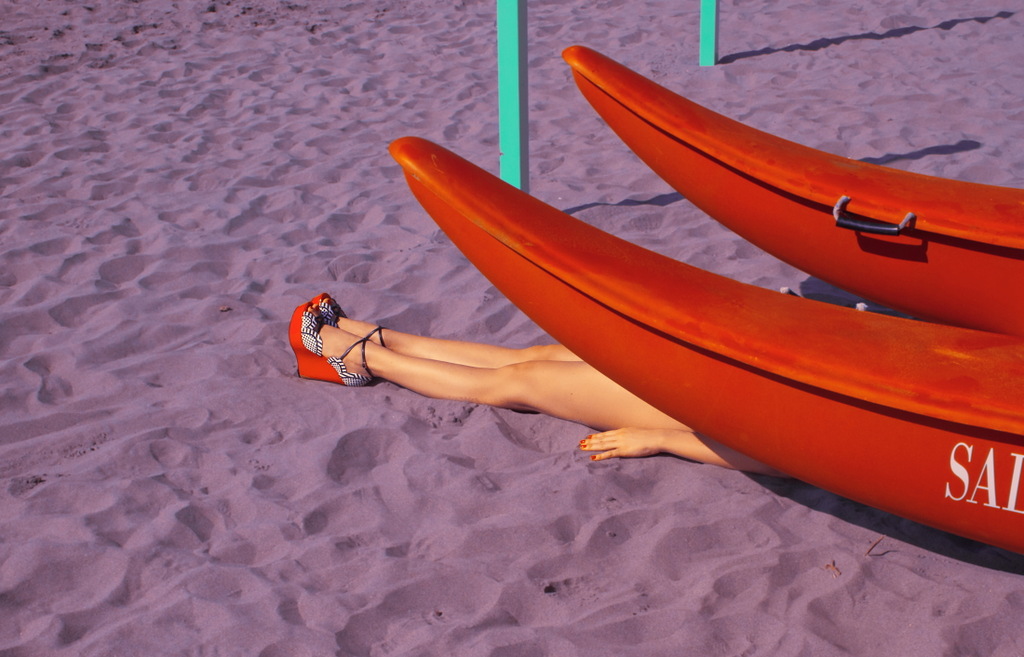 1024x657, 184 Kb / ноги, лодка, песок