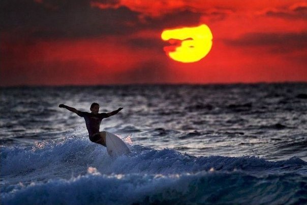 604x404, 44 Kb / Море, солнце, закат, серфингист