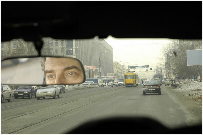 700x465, 86 Kb / Шахрин, машина, дорога, зеркало, екатеринбург