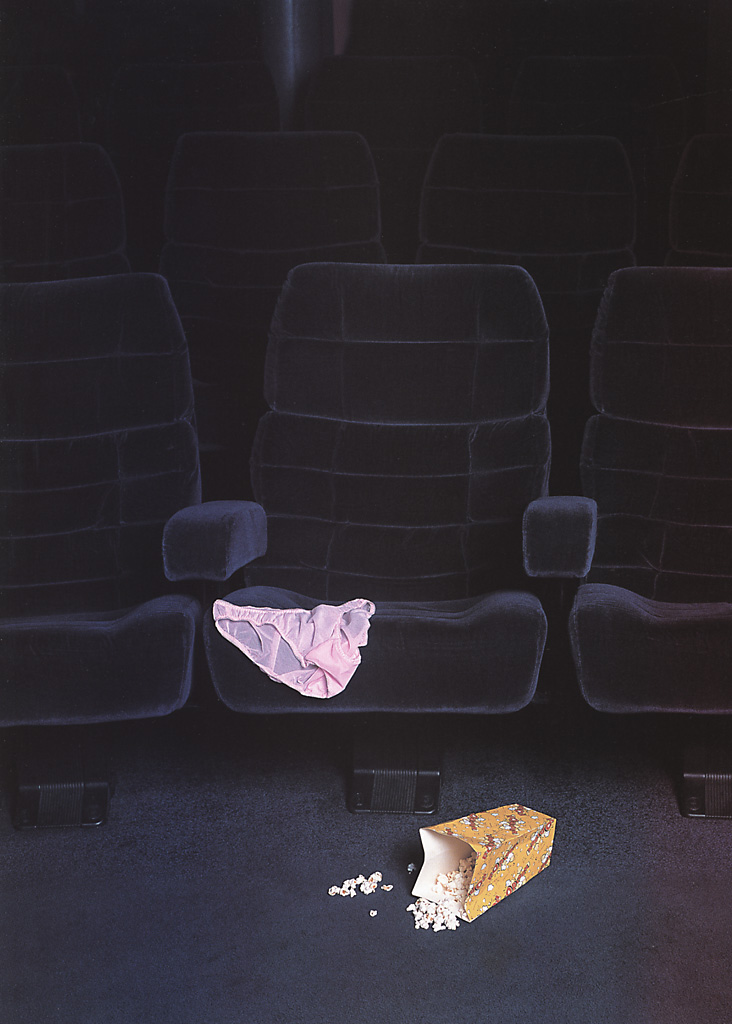 732x1024, 169 Kb / кресло, трусики, попкорн, peccinotti