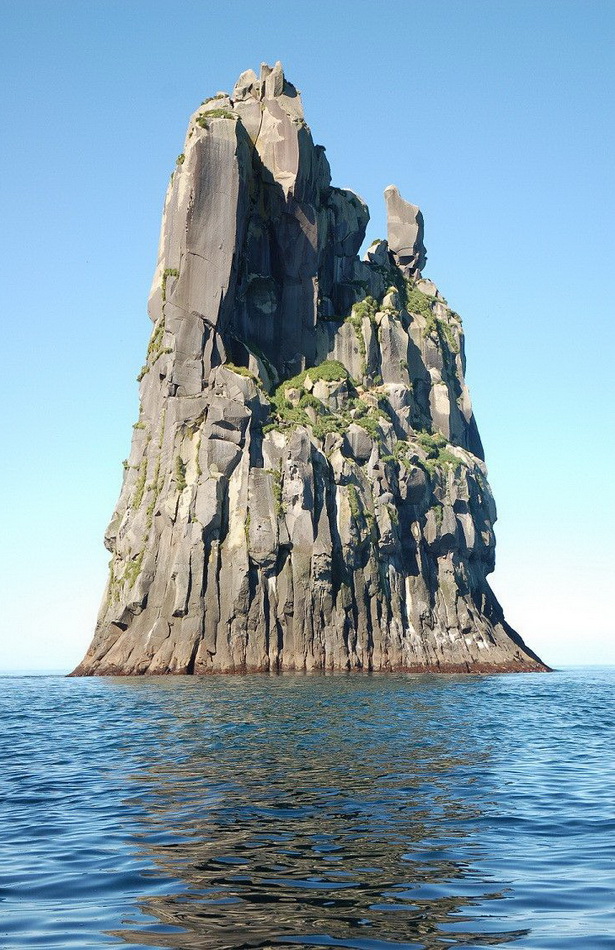 615x950, 267 Kb / скала, море, уруп