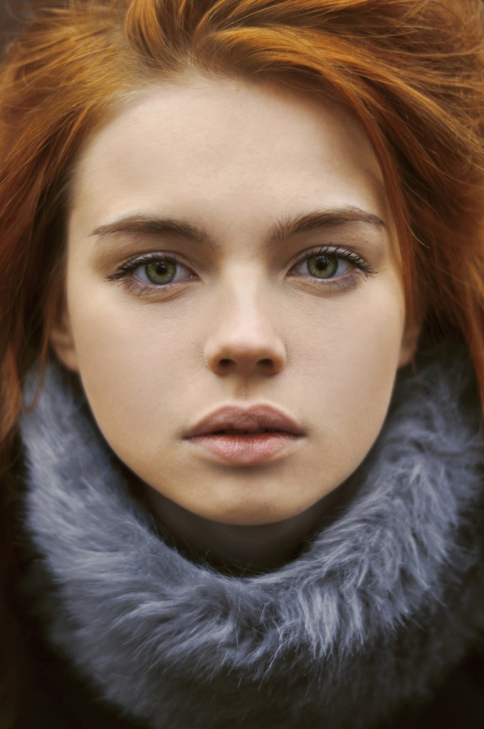 680x1024, 140 Kb / рыжая, глаза, губы, воротник