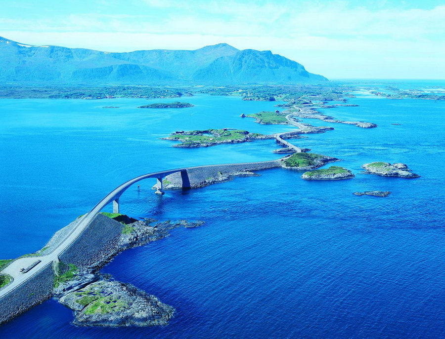 900x687, 279 Kb / Норвегия, океан, дорога