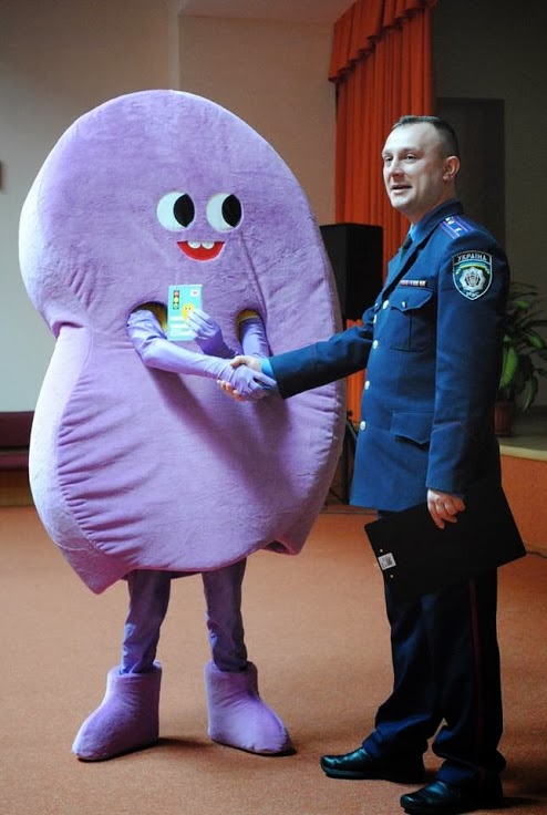 494x736, 74 Kb / мвд, зал, рукопожатие