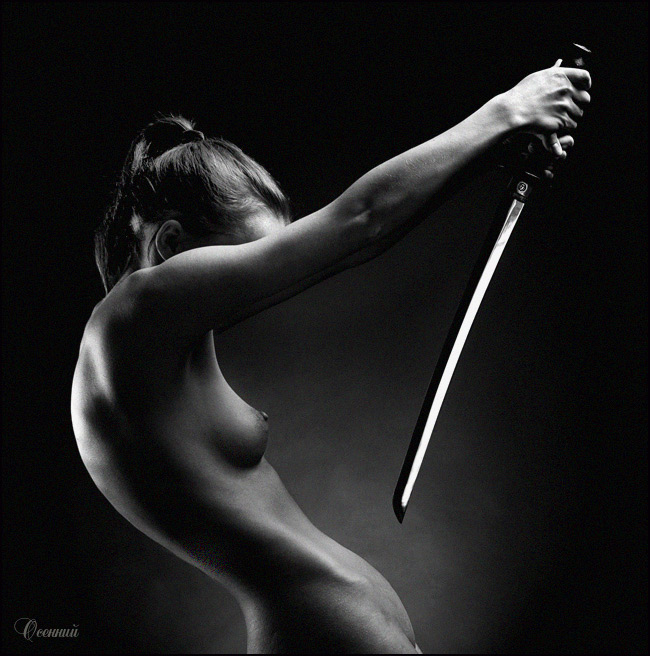 650x656, 117 Kb / харакири, сеппуку, кинжал, ч/б, суицид