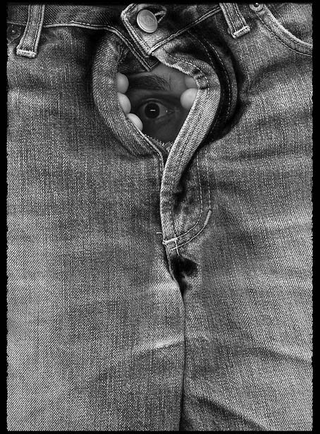 454x615, 129 Kb / джинсы, ч/б, глаз, ширинка