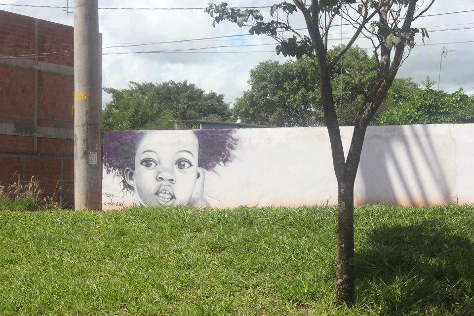 960x640, 139 Kb / забор, граффити, негритянка