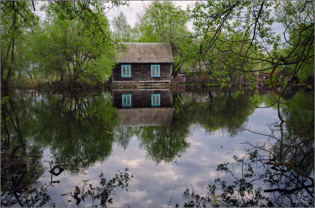 1024x678, 264 Kb / дом, вода, отражение