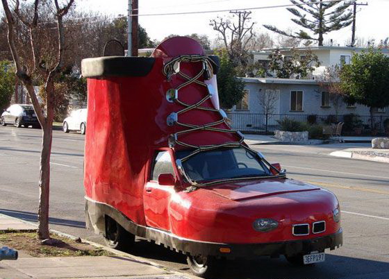 560x402, 86 Kb / авто, ботинок, асфальт