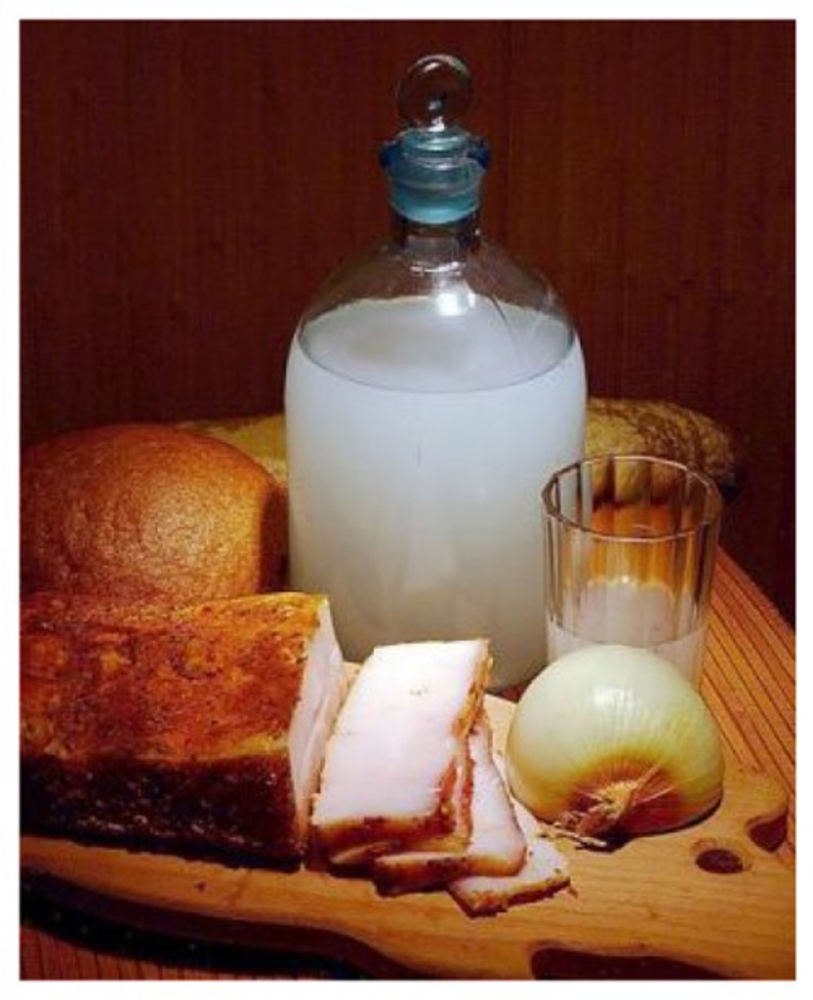 813x1000, 86 Kb / сало, хлеб, самогон