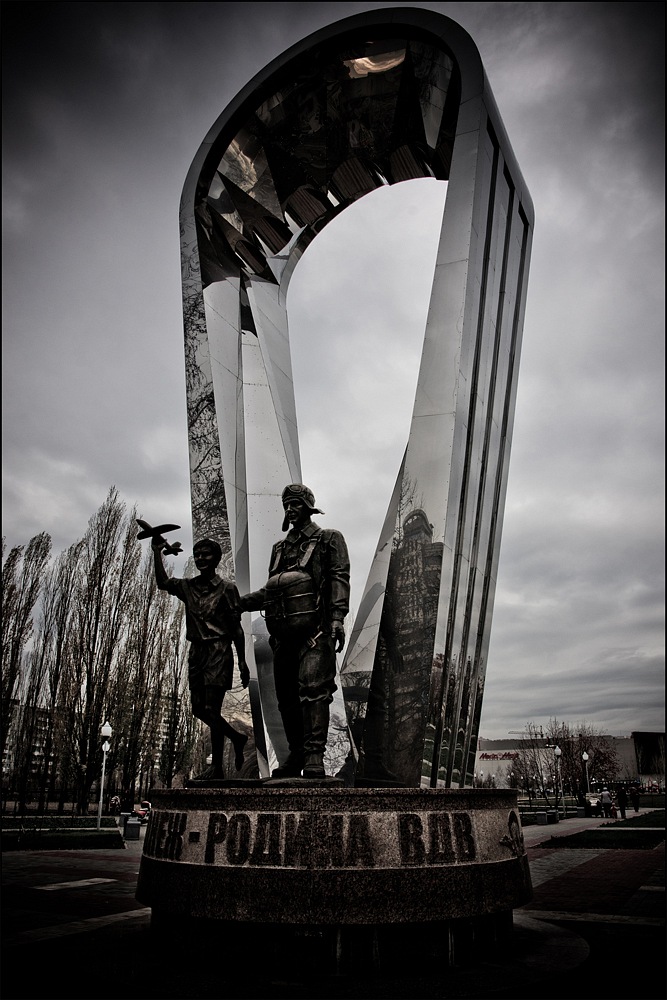 667x1000, 194 Kb / ВДВ, памятник, Воронеж