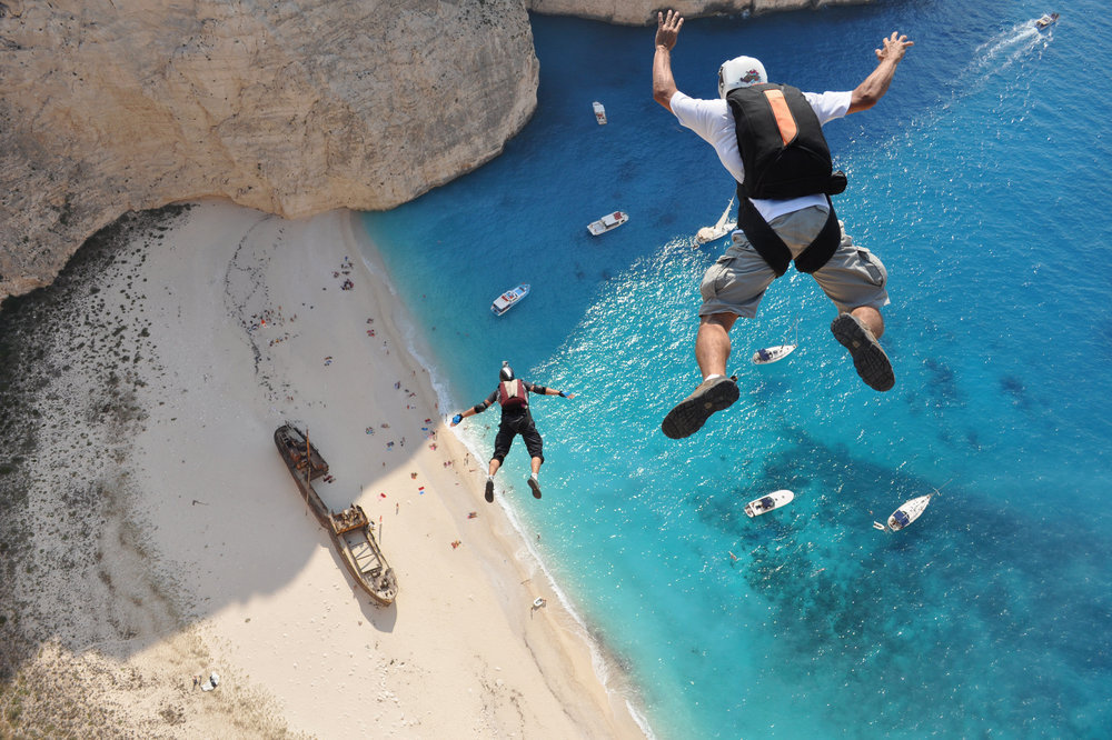 1000x666, 196 Kb / пляж, море, парашютист, падение, Навайо, корабль