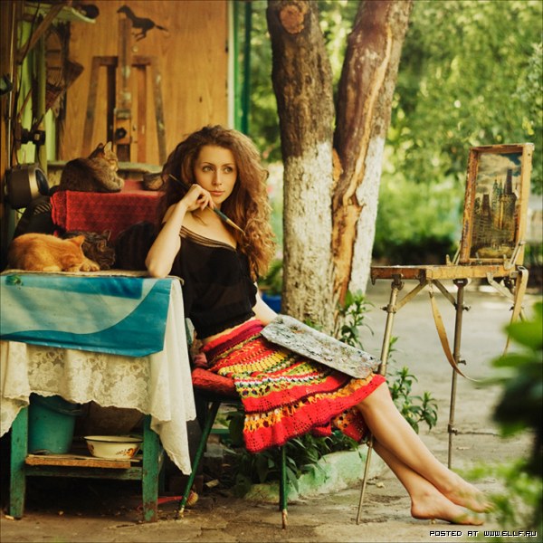 600x600, 106 Kb / красивая, девушка, мольберт, коты