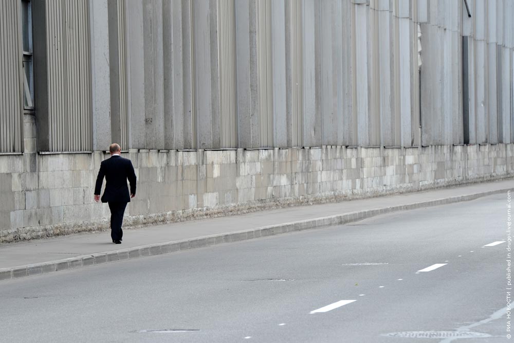 1000x667, 85 Kb / дорога, шаг, спина, уход