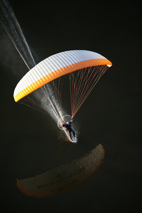 500x750, 108 Kb / вода, парашют, параплан