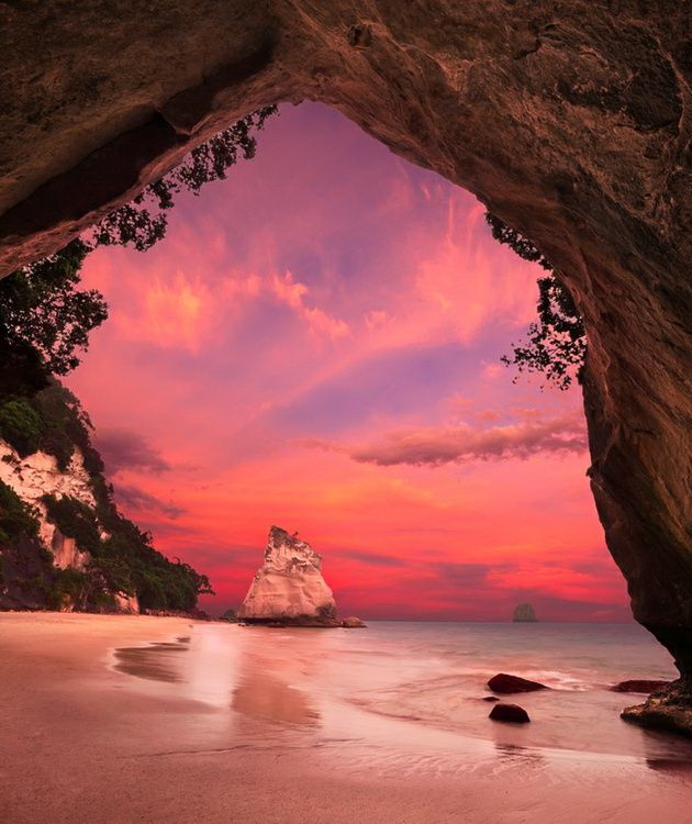 630x750, 147 Kb / пляж, скала, вода, закат