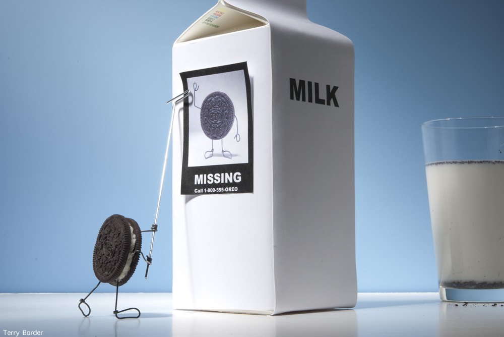 1000x668, 125 Kb / молоко, пакет, объявление, розыск, печенье, стакан