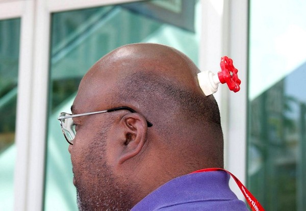 600x414, 54 Kb / valve, негр, кран