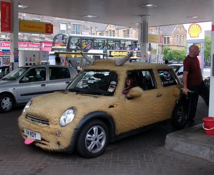 900x735, 253 Kb / мини, автомобиль, заправка, язык