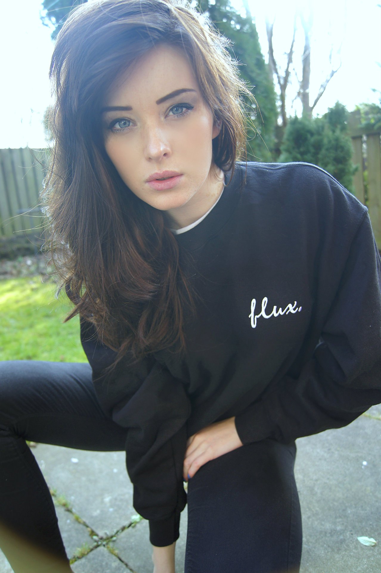 1278x1920, 283 Kb / девушка, забор