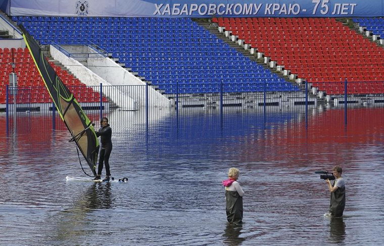 760x487, 126 Kb / хабаровск, наводнение, серфинг