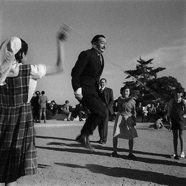 650x650, 91 Kb / дали, скакалка