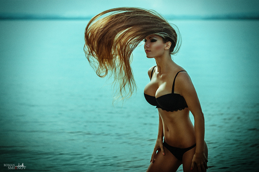 900x599, 226 Kb / море, сиськи, волосы