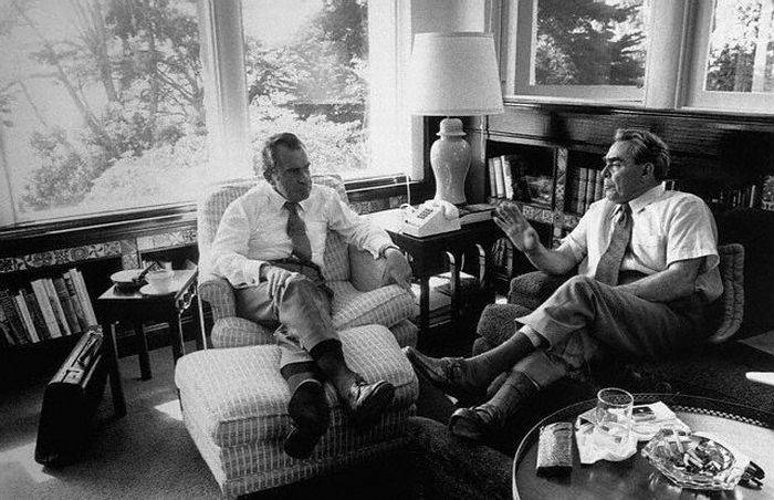 700x452, 69 Kb / брежнев, никсон