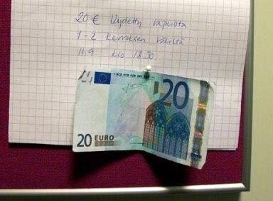 384x282, 19 Kb / Хельсинки, евро, деньги, находка