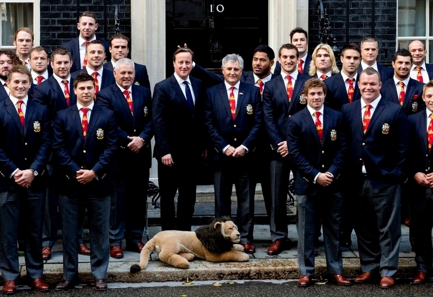 853x586, 283 Kb / британия, регбист, премьер, министр, рожки