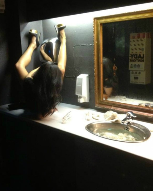 642x800, 67 Kb / баба, сушит, пизду, сушилкой