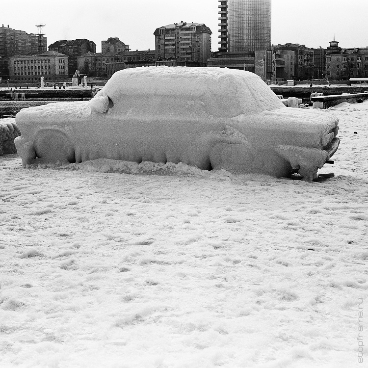 750x750, 266 Kb / морвокзал, февраль, обледенение, москвич