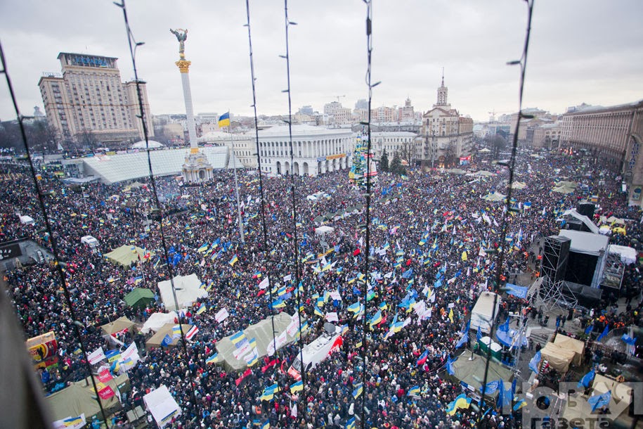 915x610, 212 Kb / фотошоп, майдан, украина, митинг