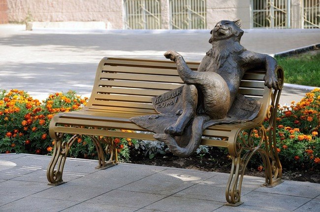 650x431, 91 Kb / йошкин кот, Йошкар-Ола, скамейка, цветы, отдых, статуя