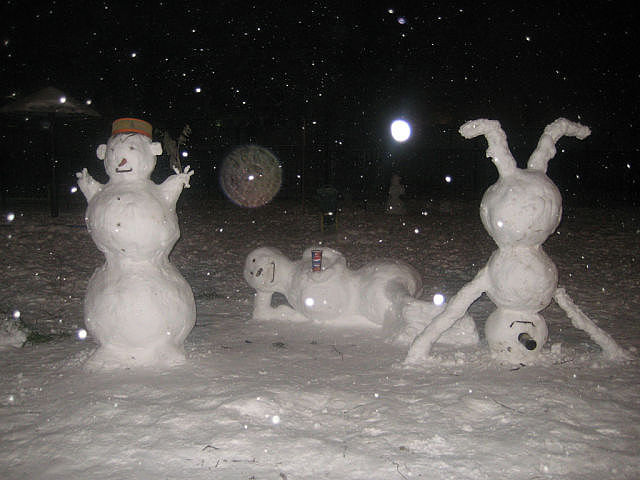 640x480, 49 Kb / снеговики