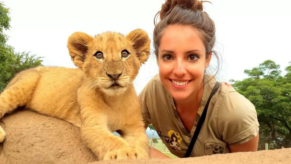 960x540, 217 Kb / лев, львенок, мимими, девушка, улыбка