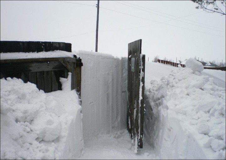 720x510, 59 Kb / дверь, калитка, снег, намело