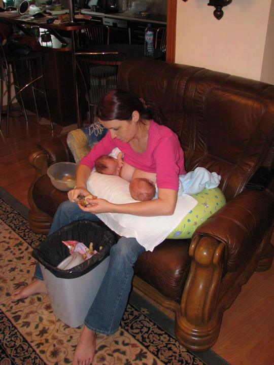 540x720, 53 Kb / многозадачность, кормит, чистка,  картофель