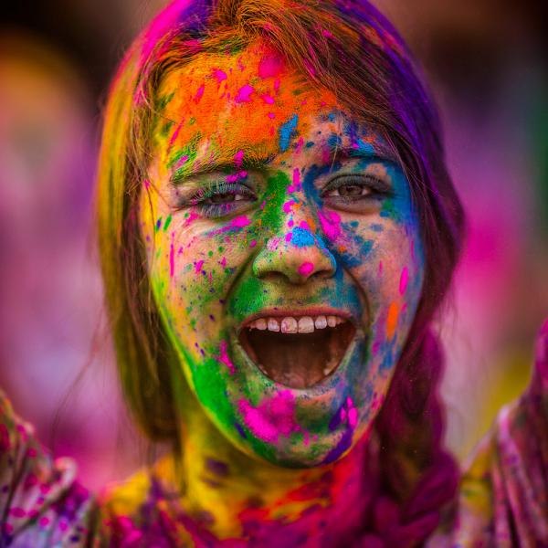 600x600, 60 Kb / девушка, краски, фестиваль, холи