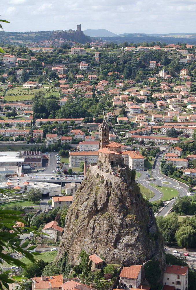 678x1005, 176 Kb / франция, скала, собор, часовня