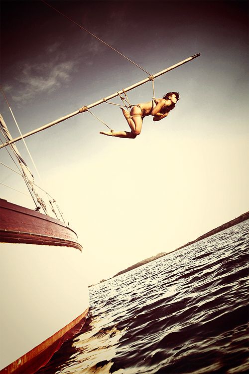 500x750, 65 Kb / рея, вода, судно, яхта, парус, верёвка, голая, связанная, шибари, Alexander Hufenbach